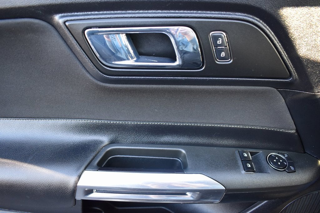 2015 Ford Mustang V6