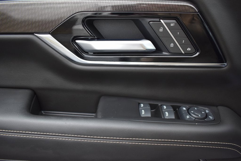 2025 GMC Yukon Elevation