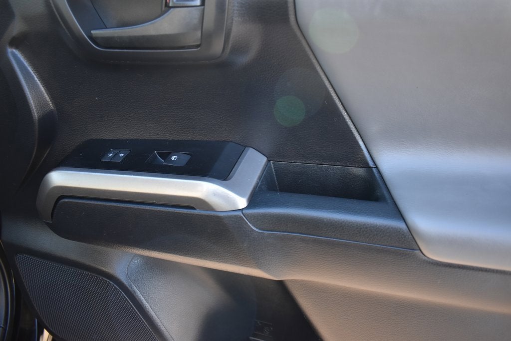 2021 Toyota Tacoma 2WD SR5