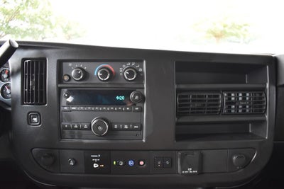 2024 Chevrolet Express Passenger 3500 1LS
