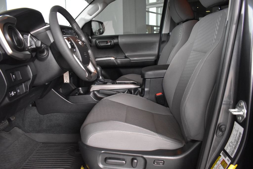 2022 Toyota Tacoma 2WD SR5