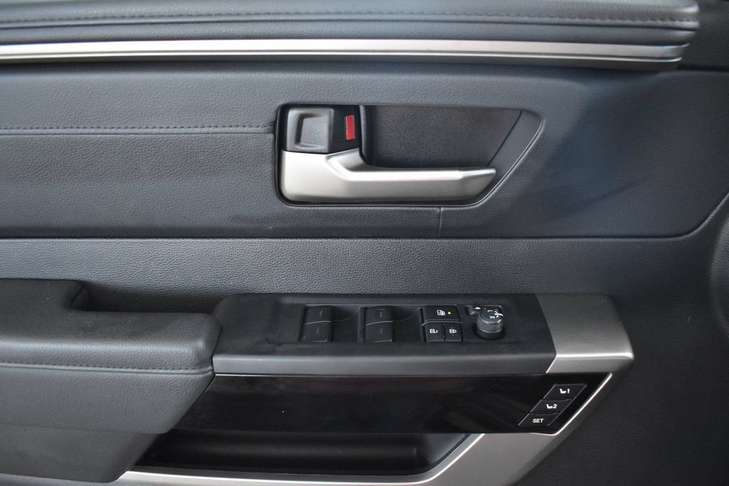 2025 Toyota Tundra 4WD SR5