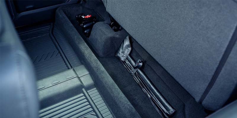 Perforated leather-appointed front seating